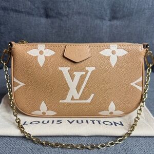 Louis Vuitton pochette accessoires bicolor arizona beige